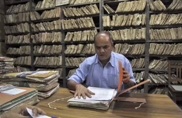 这个国家,约半数国民听不懂自己投票选出的总