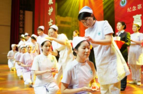 在中国合法注册的护士人员共有563万人