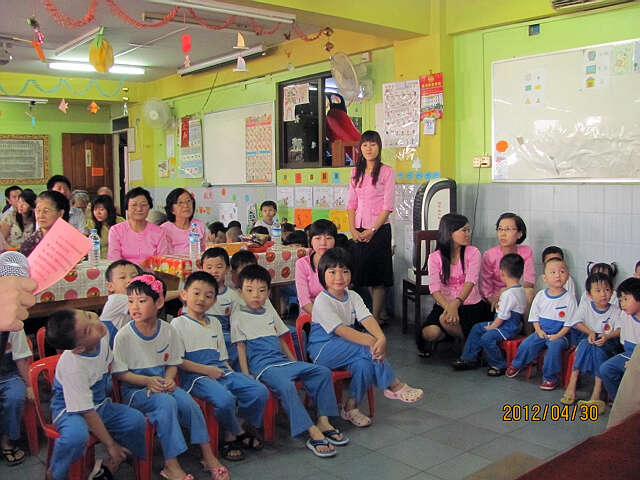 2012年度妇协教育中心——幼儿园毕业典礼报告（龚新敏）