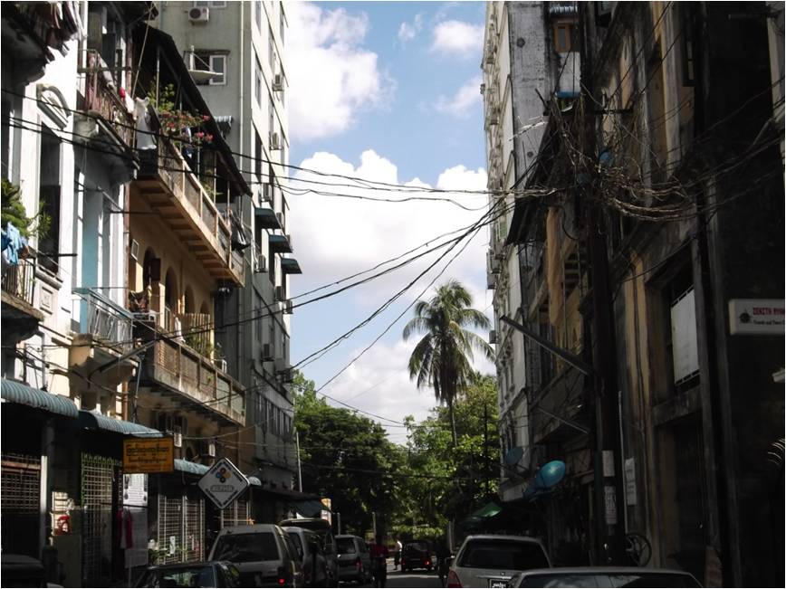 仰光的小巷（云南大学外派老师：李小姣）