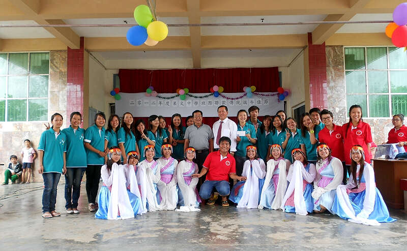 缅北腊戌果文中学举行端午节班际联欢会
