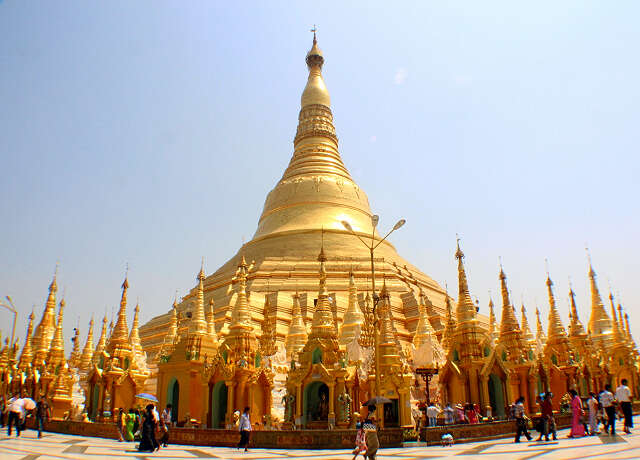 闻名世界的仰光瑞大光塔