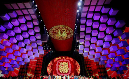 追忆那些年LED君在春晚上留下的……