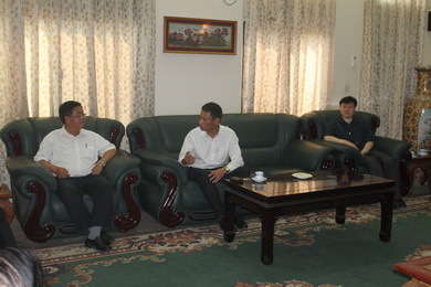 驻缅甸使馆临时代办陈辰举行华侨华人社团、侨校座谈会