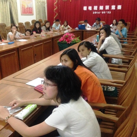 曼德勒福庆孔子课堂举行2014年度第一期“看电视知识竞赛”决赛 （李美新  报道摄影）