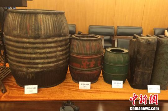 南京大屠杀纪念馆获赠34件抗战文物