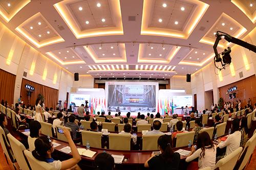 人民网“行走新丝路”大型跨国全媒体报道正式启动