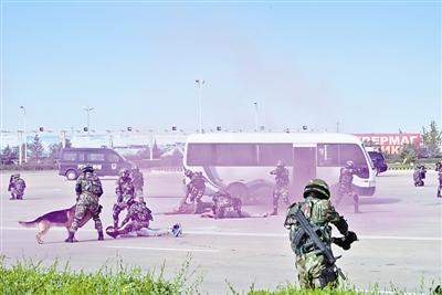 中俄边防联合演练反恐处突 运用信息化装备(图)