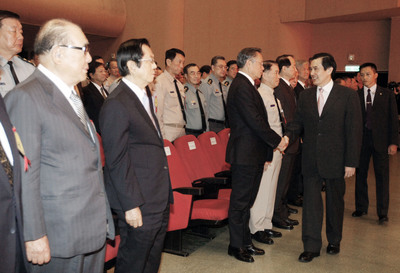 马英九缅怀远征军英灵：飘泊70年总算回家