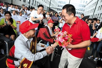 公益组织斥资千万寻抗战老兵（图）