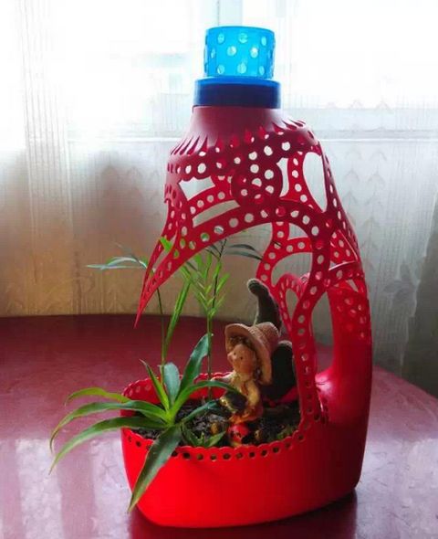 太漂亮了，民间高手用洗衣液瓶做成“花盆”