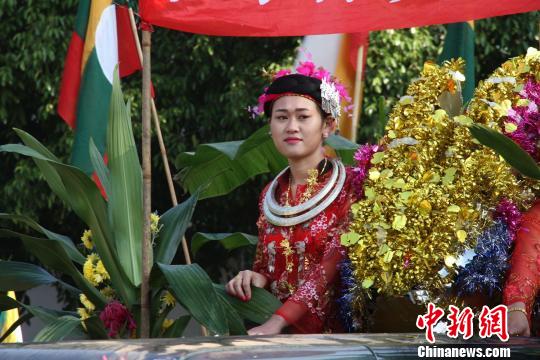 中缅傣族云南陇川共庆傣历2109年新年节