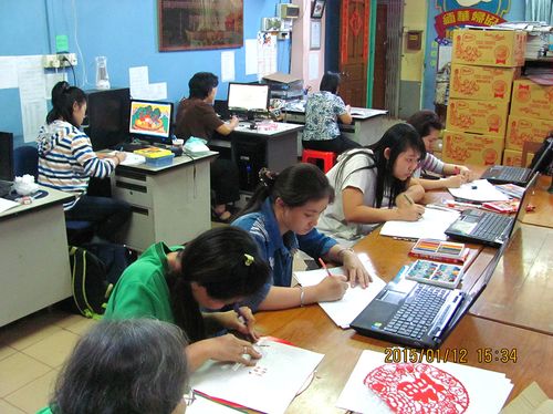 2015年缅华妇协教育中心幼儿园 举行首届教师教学技能基本功竞赛(唐铭)