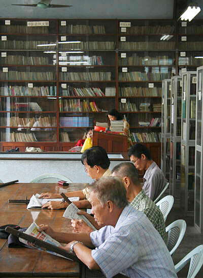 走访缅甸华侨图书馆