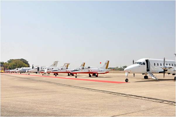 缅甸空军9架飞机举行入队服役仪式 (旭光)
