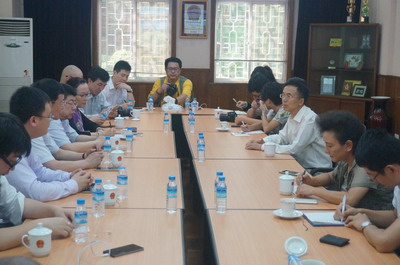 驻缅甸大使杨厚兰会见“中国网络名人行”代表团