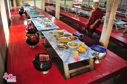 去缅甸曼德勒看传说中的“千僧宴”（僧院实拍）