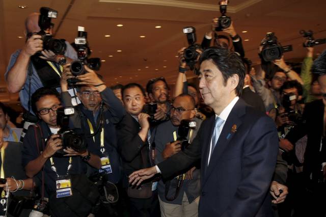 安倍的“慢性病”还要分裂多久？