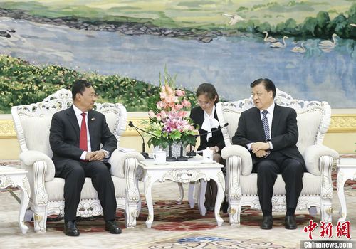 刘云山在北京会见缅甸巩发党主席吴瑞曼