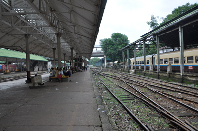 50余家公司竞申修建九文台和勃生堂火车站 （华轩）