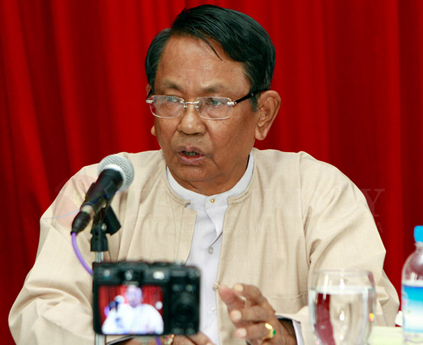 吴昂当脑血管出血送往新加坡治疗