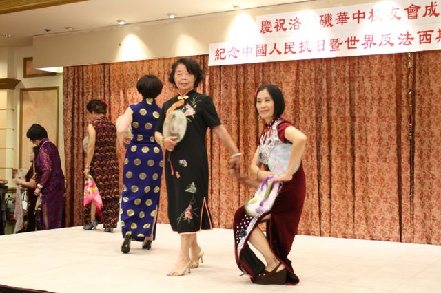 南加华友25周年庆后续报导（十一）表演节目好比上战场 (罗彩萍 )