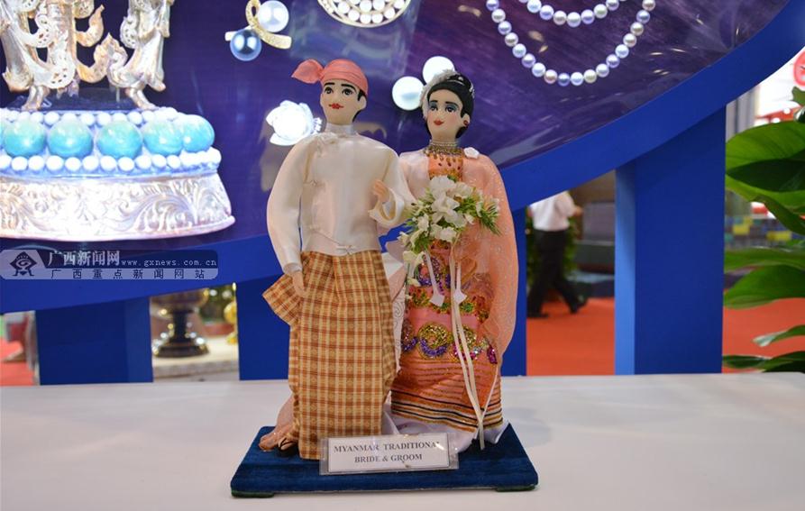 缅甸土瓦：海蓝色主色调展港口特色