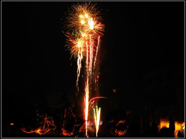 仰光市民喜迎2016年降临 （华轩）