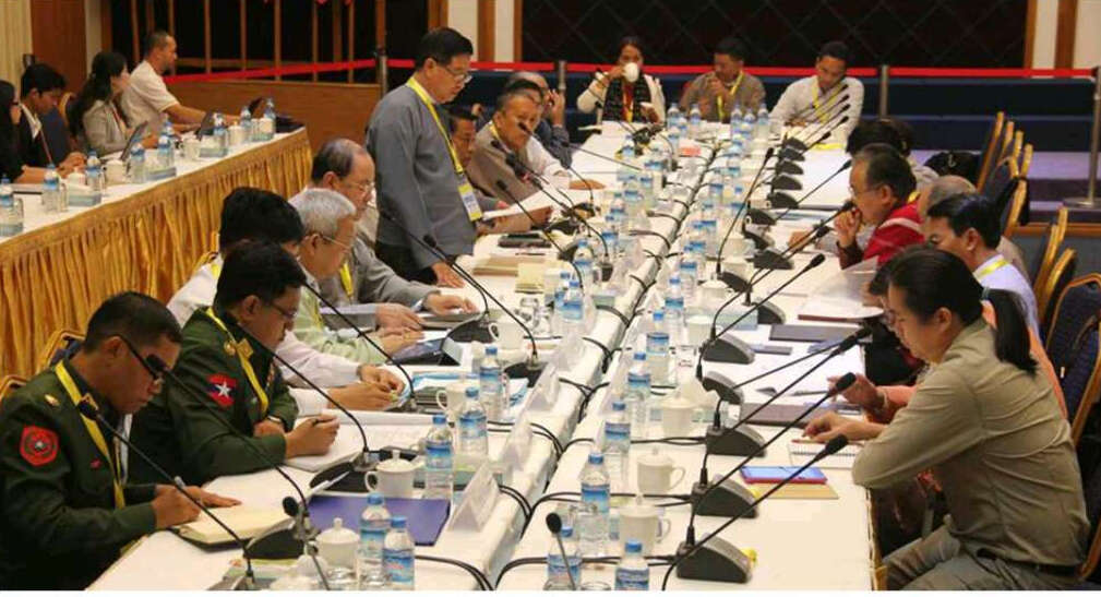 联邦和平联合讨 论小组举秘书处会议 （华轩）