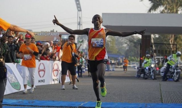 佑玛—仰光国际马拉松赛 肯尼亚选手成绩大发光彩 (东枝 伊江树)