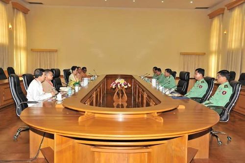 敏昂莱大将会见杜昂山素姬