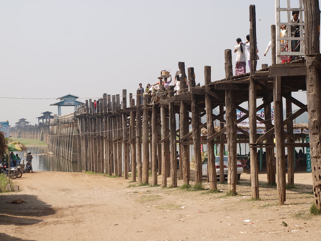 缅甸乌本桥本月迎来游客高峰