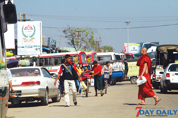 缅甸泼水节期间 长途客车提高票价或被罚款