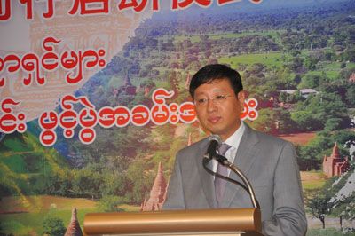 中国驻缅甸大使洪亮出席中缅画家联合采风缅甸行活动启动仪式