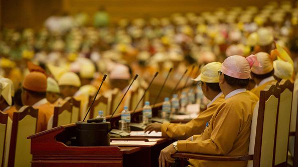 原创：候任总统向联议会递呈宪法法院主席暨成员名单