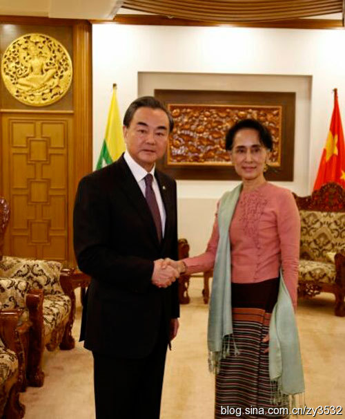 王毅与缅甸外长昂山素季会谈