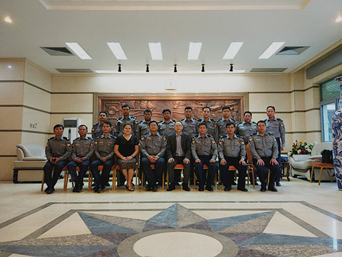 谢国祥参赞与缅甸内政部20名赴华培训警官座谈