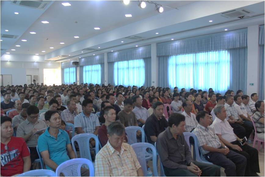 曼德勒云华师范学院召开家长会
