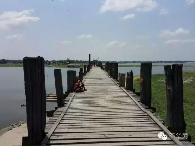 原创：曼德勒乌本桥——CCTV4《远方的家》在缅甸（谭文颖）