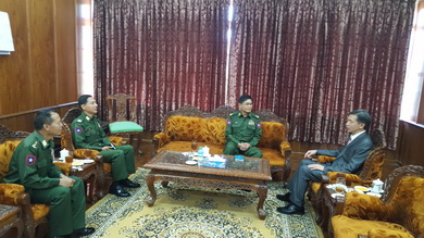 中国驻缅总领事到任拜会缅甸中部军区司令