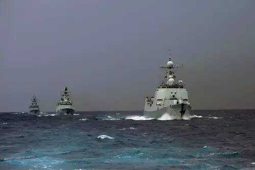 人民日报谈美军强闯西沙领海：不会任由美国肆意胡来