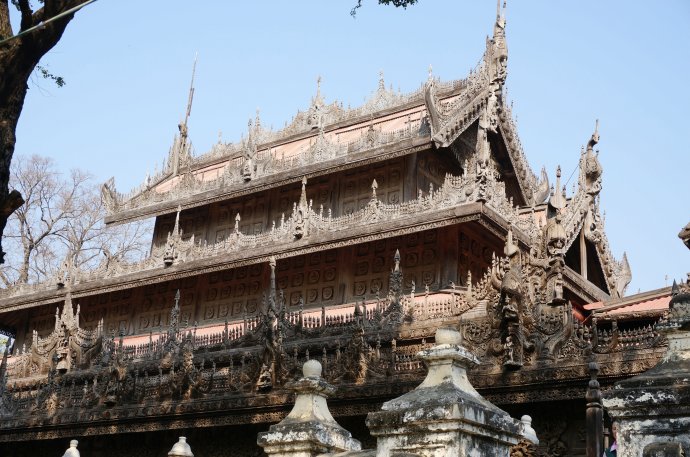 缅甸曼德勒——金色宫殿僧院