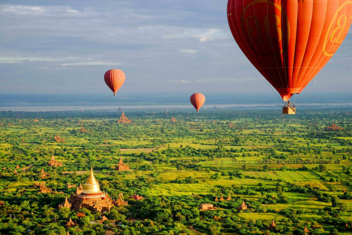 在缅甸蒲甘坐热气球的体验