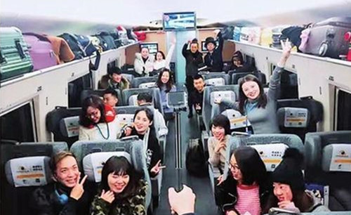 云南首趟开往北京的高铁动车 多地开行赴滇动车组