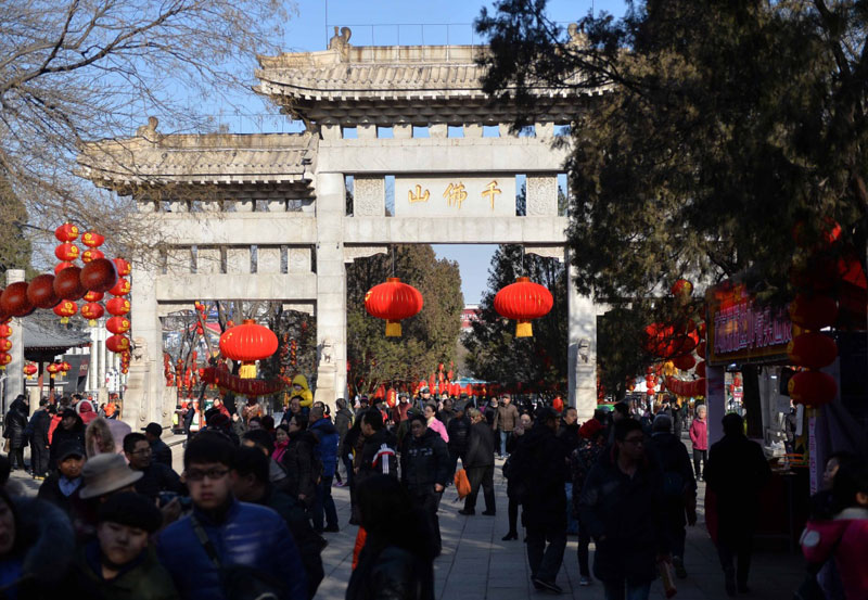 春节期间中国共接待游客3.4亿人次 收入4233亿