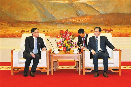 陈豪会见缅甸外交国务部长吴觉丁