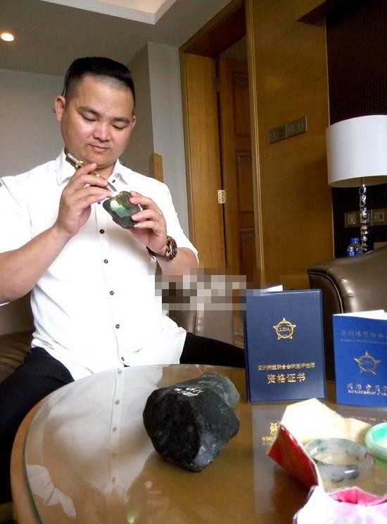 80后凭借对玉石悟性勇闯缅甸