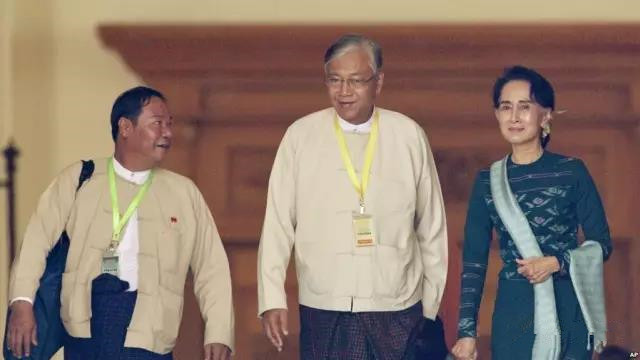 克钦邦最长大桥今日正式开通 全国最高领导人前往视察