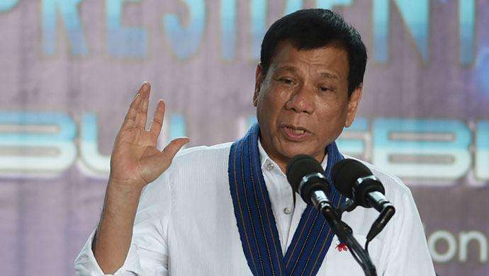 菲总统：中国是大好人 不要阻止我向中国靠拢