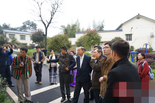 缅甸巩发党考察团考察望城新农村建设
